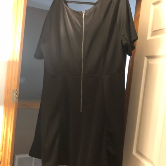 Black Dress - Picture 1 of 4